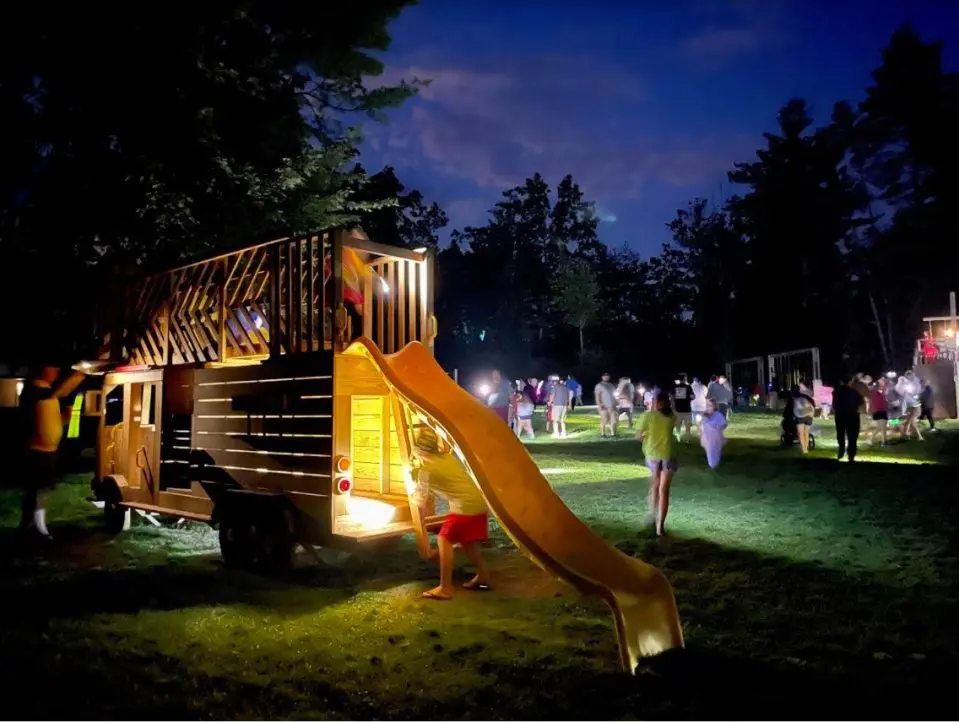 Flashlight treasure hunt